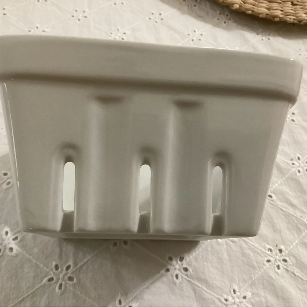 Crate&Barrel White Glazed Ceramic Berry Fruit Colander.